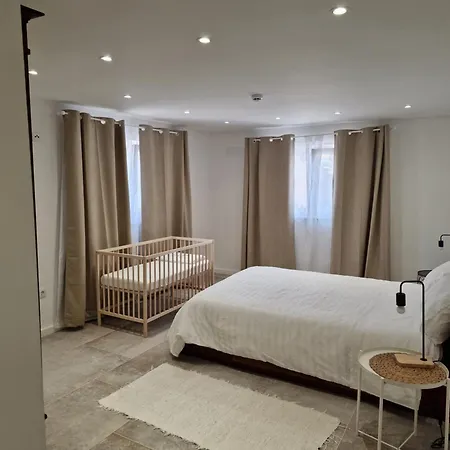 Vila Casa Nikana Turcifal